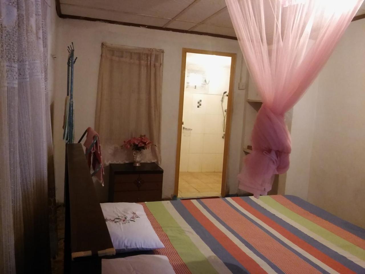 Thevindu Guest & Redmud Resturent Banduramulla Dış mekan fotoğraf